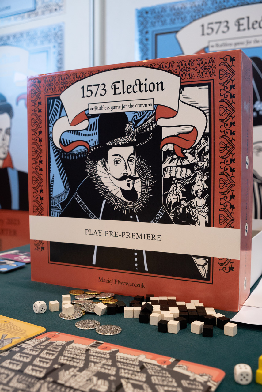 Gra edukacyjna inspirowana historią prezentowana na stole